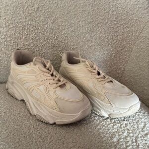 Steve Madden | Size 8.5 | Women's Cream Chunky Sneakers